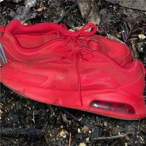 Nike— air max 200s in university red colorway